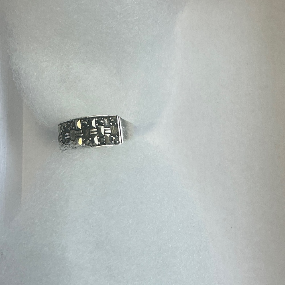 925 Silver Marcasite Vintage Band Ring. Size 7 I believe.